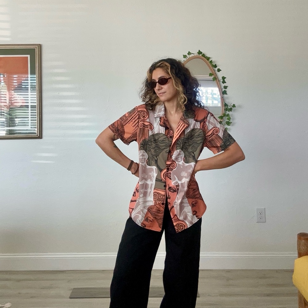 Adorable button up featuring Greek/Roman statues